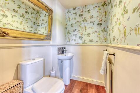 Dingle Cottage-cloaks.jpg