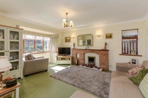 5 Old Farm Meadow-lounge.jpg