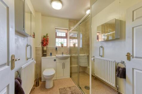 5 Old Farm Meadow-shower room.jpg