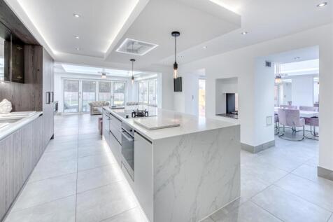 37 Deaconsfield-kitchen2.jpg