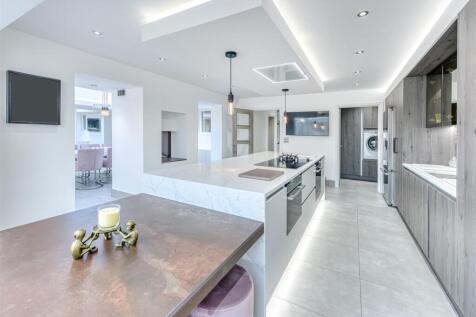 37 Deaconsfield-kitchen3.jpg