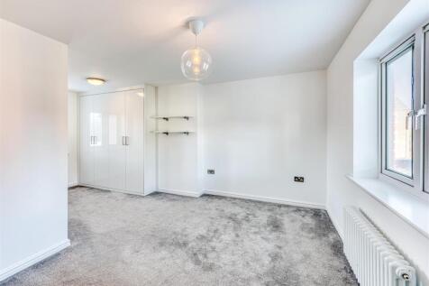 37 Deaconsfield-bed3.jpg