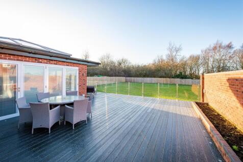 37 Deaconsfield-gdn1.jpg