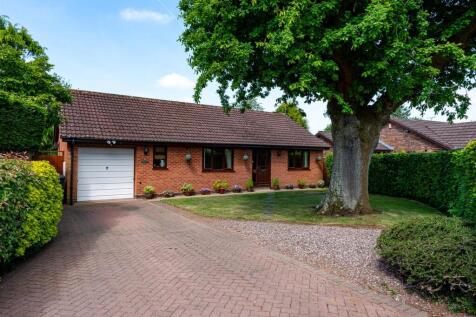 11a Wrekin Drive-front.jpg