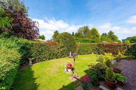 11a Wrekin Drive-garden1.jpg