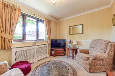11a Wrekin Drive-bed2.jpg