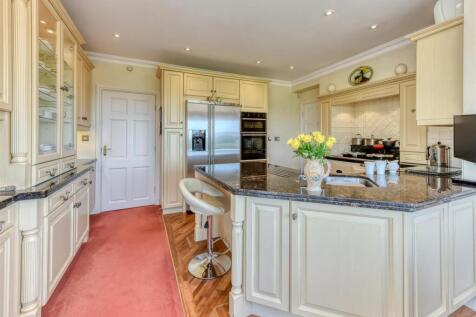 Fernfields-kitchen3.jpg