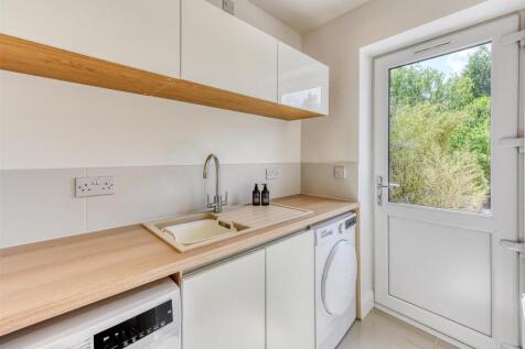 5 Foley Avenue-laundry.jpg