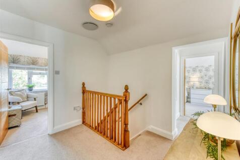 5 Foley Avenue-landing2.jpg