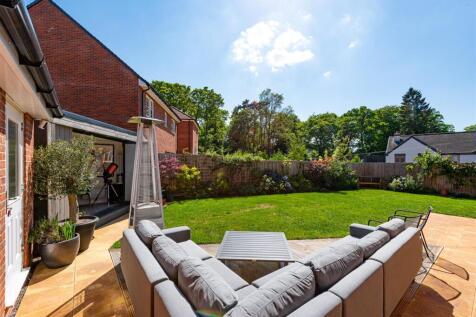 30 Anvil Close-external1.jpg