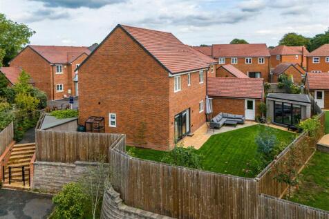30 Anvil Close-drone-1.jpg