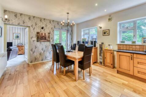 32 Highlands Road-kitchen4.jpg
