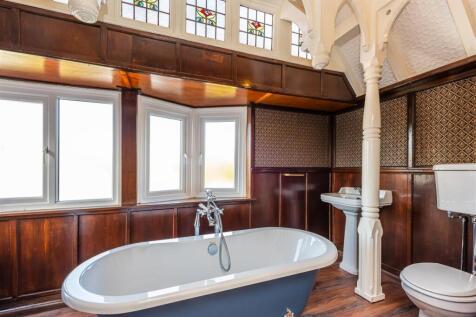 5 Beacon House-ensuite2 OCT23.jpg