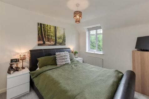 61 Henry Fowler Drive-bed2c.jpg