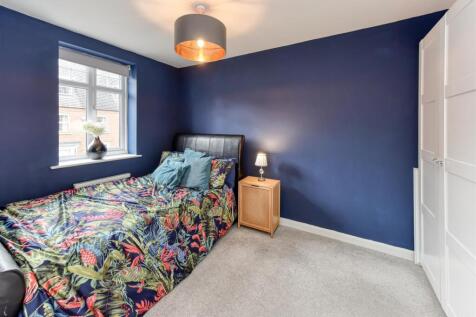 61 Henry Fowler Drive-bed4.jpg