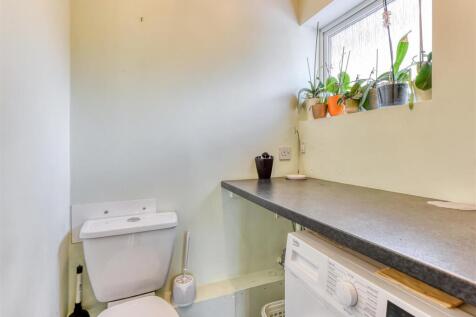 109 Bhylls Lane-laundry.jpg