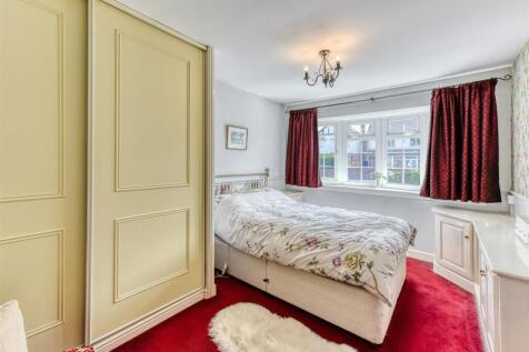 109 Bhylls Lane-bed1.jpg