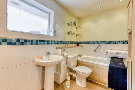 109 Bhylls Lane-bathroom1.jpg