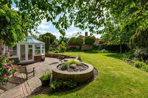 20 Cross Road-garden4.jpg