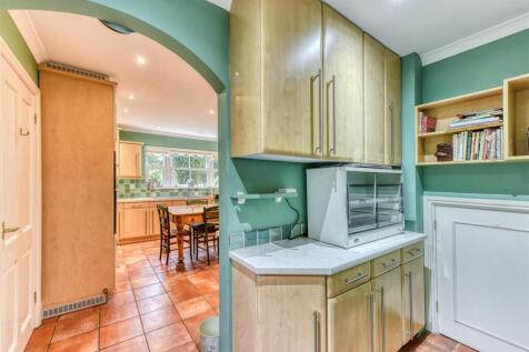 20 Cross Road-kitchen3.jpg