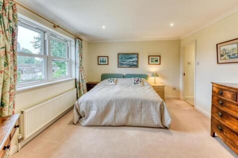 20 Cross Road-bed2.jpg