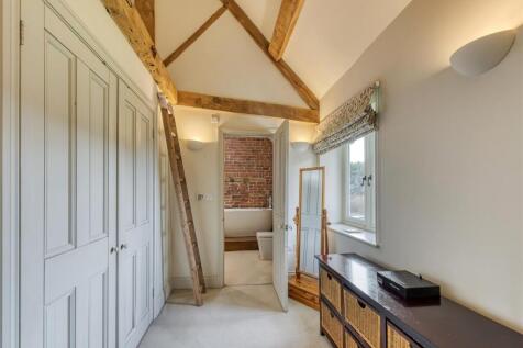 Stockton House-bed1 dressing.jpg