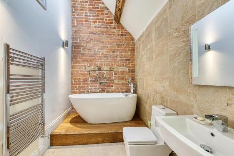 Stockton House-bed1 ensuite.jpg