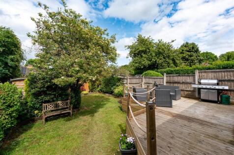 224 Castlecroft Road-garden2.jpg