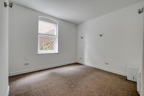 Flat 2 Hollybush House-3.jpg