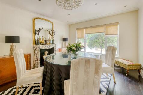 58 Perton Road-dining1.jpg