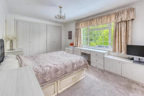1 Ash Hill-bed2.jpg