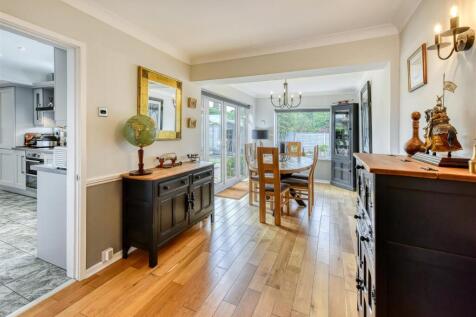 105 Suckling Green Lane-dining1.jpg