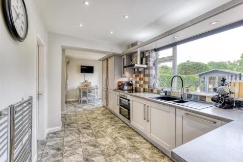 105 Suckling Green Lane-kitchen1.jpg