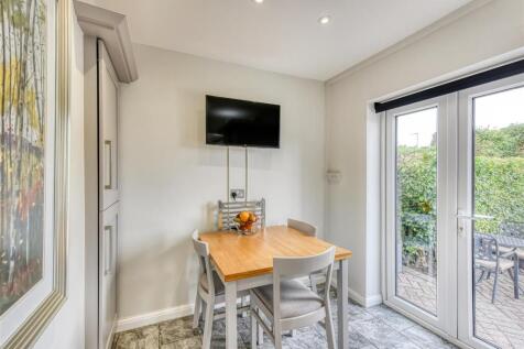 105 Suckling Green Lane-kitchen2.jpg