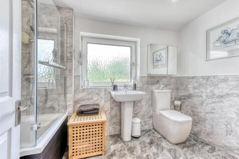 105 Suckling Green Lane-bed1 ensuite.jpg