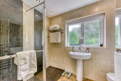 105 Suckling Green Lane-shower room.jpg