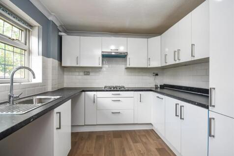 26 Brook Road-Kitchen.jpg