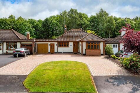 135 Yew Tree Lane-front.jpg