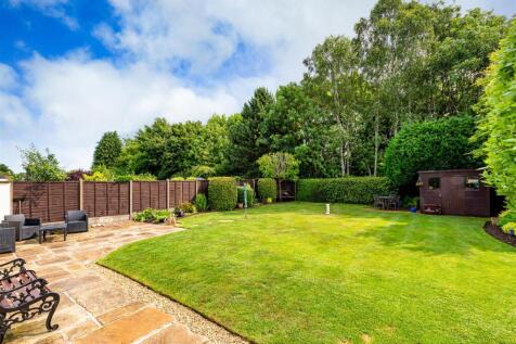 135 Yew Tree Lane-garden.jpg