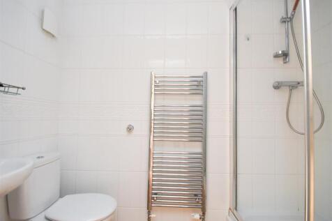 51 Deaconsfield - Ensuite.jpg