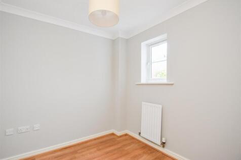51 Deaconsfield-Bedroom.jpg