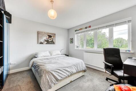 16 Rudge Road-bed2.jpg