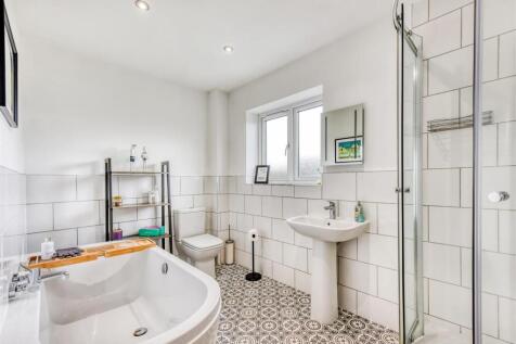16 Rudge Road-bathroom.jpg