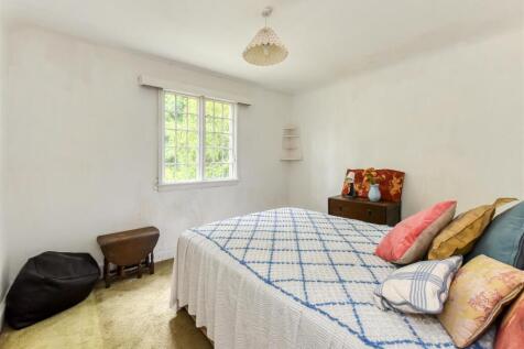 Wergs Hall Gardens-JUN25-bed3.jpg