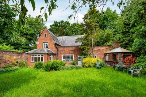Wergs Hall Gardens-JUN25-external8.jpg