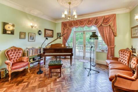 Ashfield House-sitting.jpg