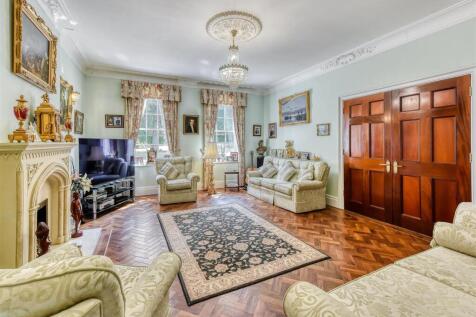 Ashfield House-family2.jpg