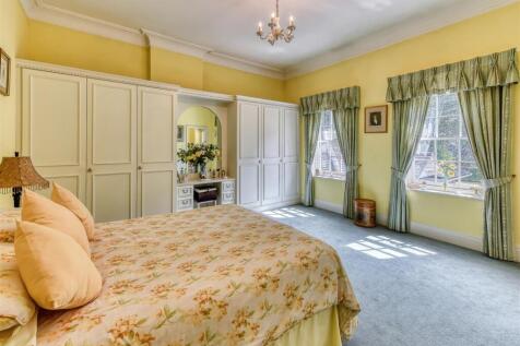 Ashfield House-bed3.jpg