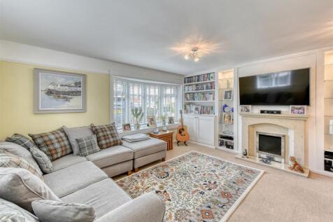 4 Oak Road-lounge1.jpg