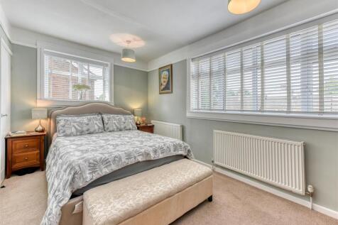 4 Oak Road-bed1a.jpg